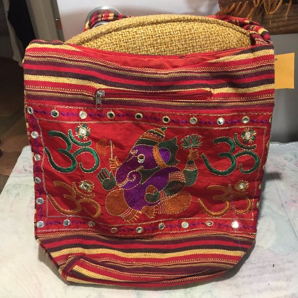 LIGHTWEIGHT EMBROIDERED HIPPIE BAGS - Picture 2 of 5